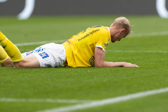Falkenbergs Ludvig Öhman Silwerfeldt ligger på gräset