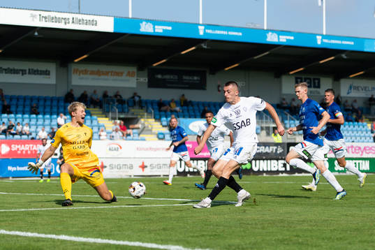 Trelleborgs målvakt Kasper Thiesson Kristensen och Brages