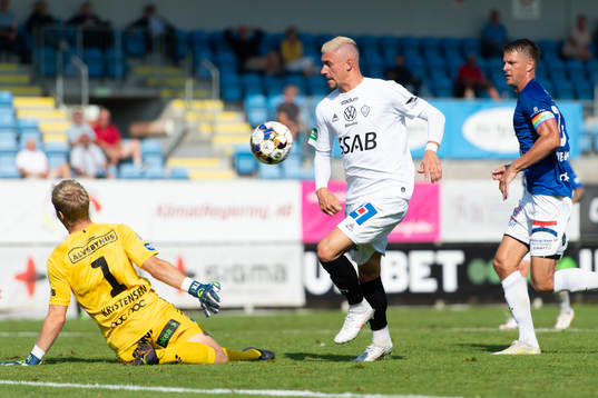 Trelleborgs målvakt Kasper Thiesson Kristensen och Brages