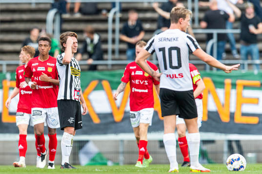 Landskronas Filip Ottosson och Robin Hofsö deppar