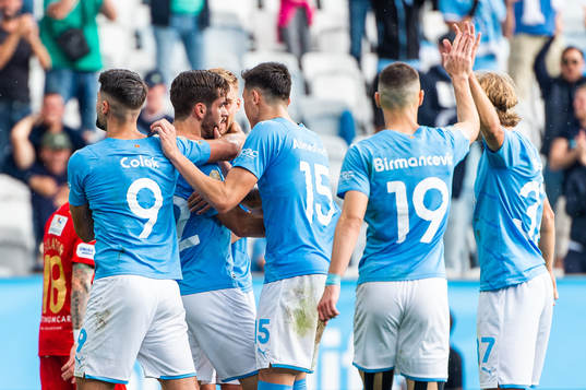 Malmö FFs Adi Nalic jublar med lagkamrater