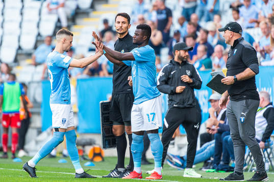 Malmö FFs Veljko Birmancevic byts ut mot Malik Abubakari
