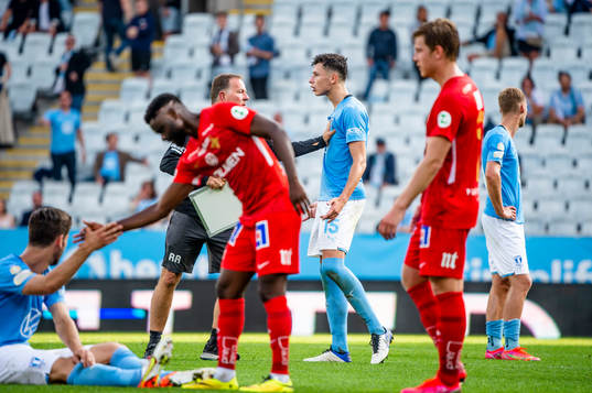 Malmö FFs Anel Ahmedhodzic irriterad
