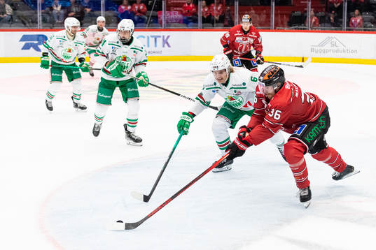 Örebros Emil Larsson och Rögles Tony Sund