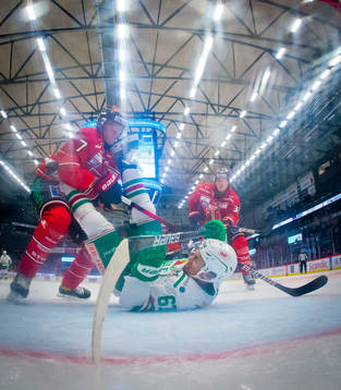 Örebros Marcus Hardegård och Christopher Mastomäki mot