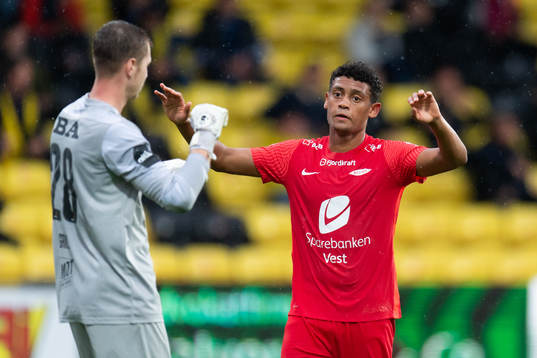 Japhet Sery Larsen of Brann celebrates