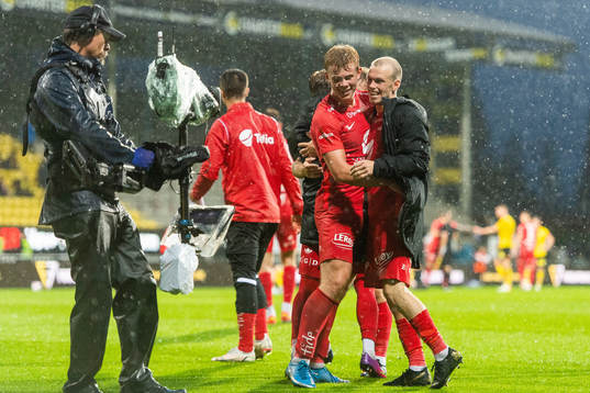 Aune Heggebø of Brann celebrates