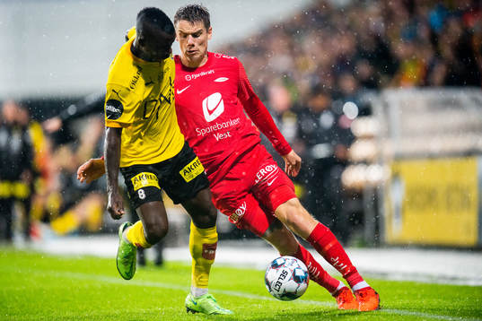 Ifeanyi Mathew of Lillestrøm and Robert Taylor of Brann