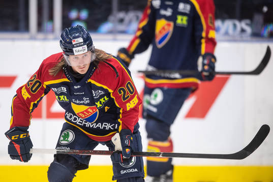 Djurgårdens Marcus Sörensen värmer upp