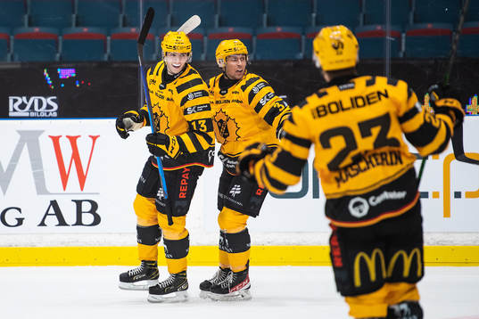 Skellefteås Stefan Loibl och Michael Kapla  jublar