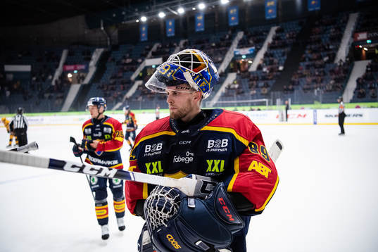 Djurgårdens målvakt Niklas Svedberg deppar