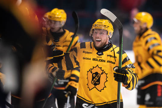 Skellefteås Oskar Nilsson jublar