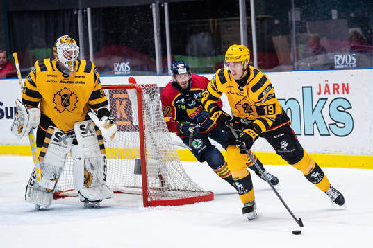 Skellefteås målvakt Gustaf Lindvall och Filip Roos  mot
