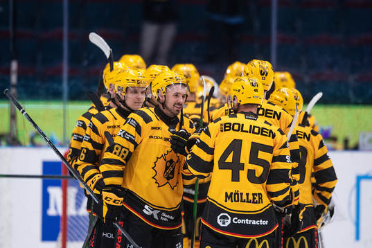 Skellefteås Jayce Hawryluk jublar