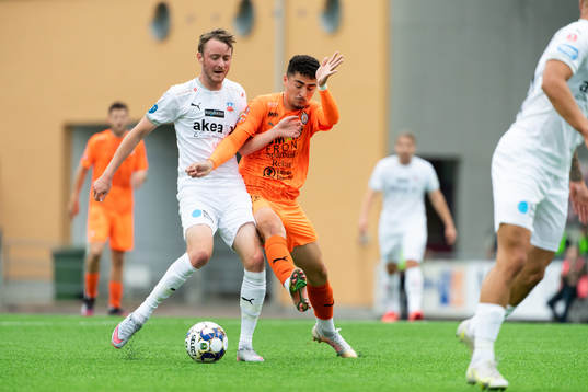 Helsingborgs Rasmus Jönsson och AFC Eskilstunas Ismet