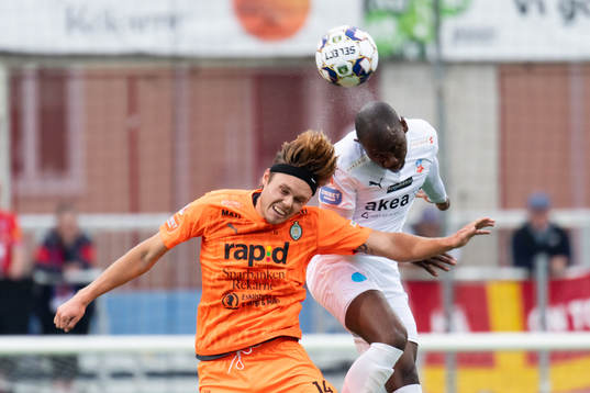 AFC Eskilstunas Albin Linnér och   Helsingborgs Ravy