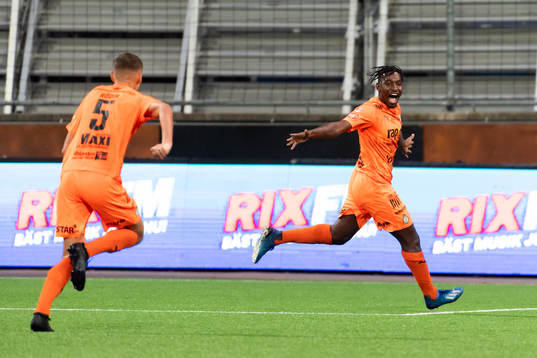AFC Eskilstunas York Rafael jublar