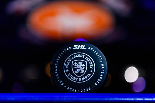 Matchpuck före ishockeymatchen i SHL mellan Växjö och