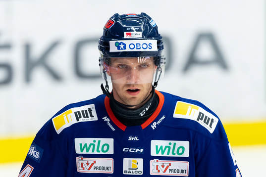 Växjös Peter Andersson innan ishockeymatchen i SHL mellan