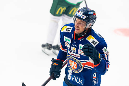 Växjös Emil Forslund jublar
