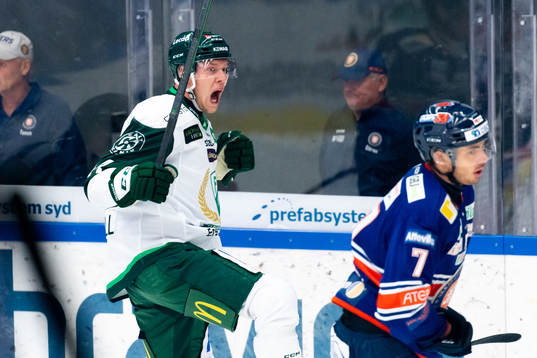 Färjestads Victor Ejdsell jublar