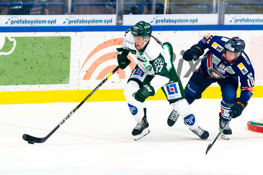 Färjestads Adam Ginning och Växjös Richard Gynge