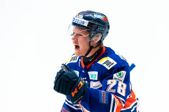 Växjös Hugo Gustafsson jublar