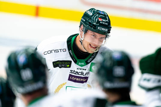Färjestads Victor Ejdsell jublar