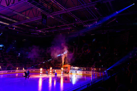 Växjös intro före ishockeymatchen i SHL mellan Växjö