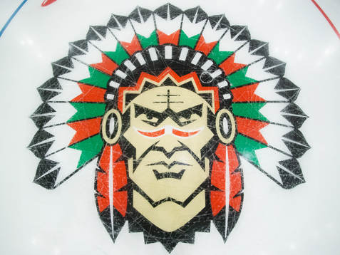 Frölundas logo på isen innan ishockeymatchen i SHL mellan
