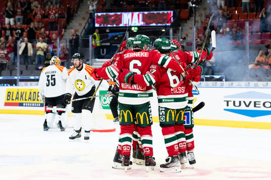 Frölundas spelare jublar