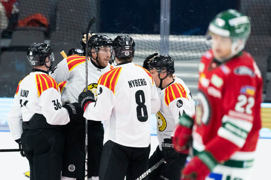 Brynäs Nicklas Danielsson jublar