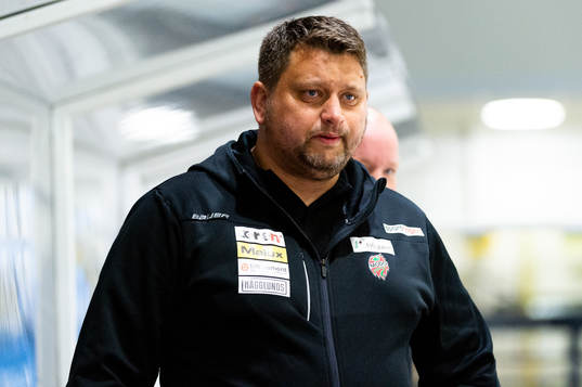 Modos tränare Mattias Karlin
