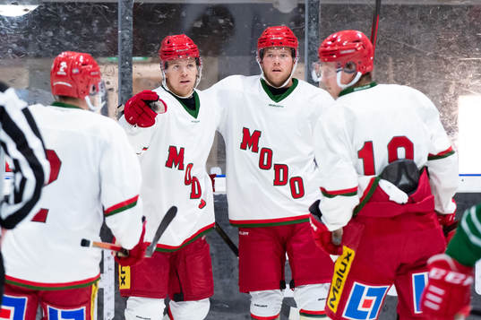 Modos Mikkel Aagaard jublar