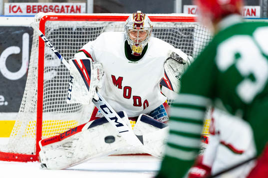 Modos målvakt Niklas Lundström