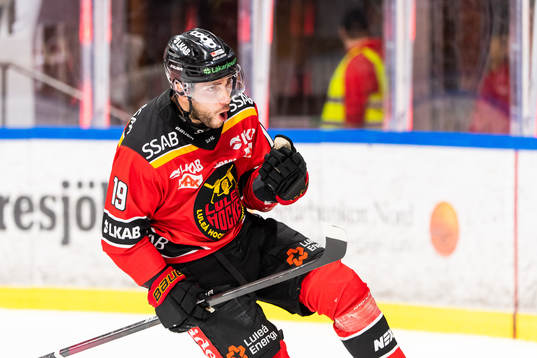 Luleås Konstantin Komarek jublar