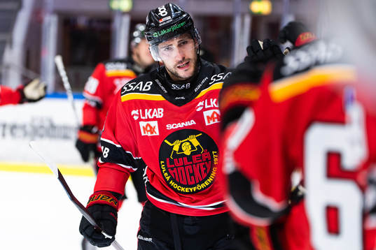 Luleås Konstantin Komarek jublar
