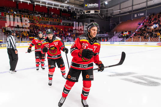 Luleås Juhani Tyrväinen jublar