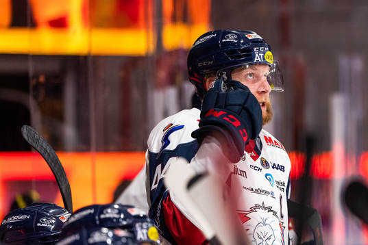 Linköpings Jonas Junland deppar