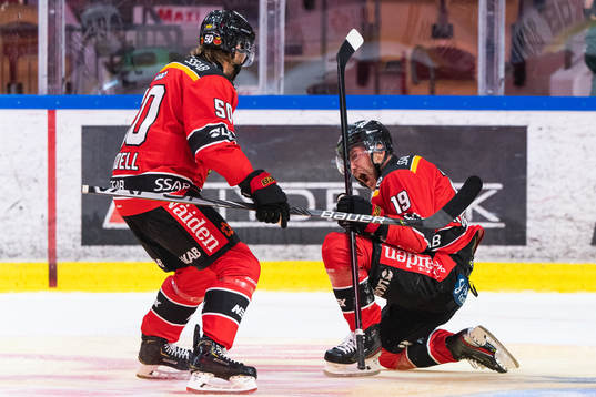Luleås Konstantin Komarek jublar