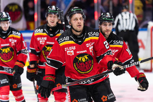 Luleås Juhani Tyrväinen jublar
