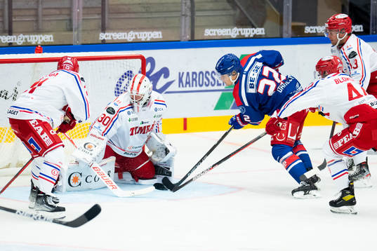 Timrås målvakt Jacob Johansson och Oskarshamns John
