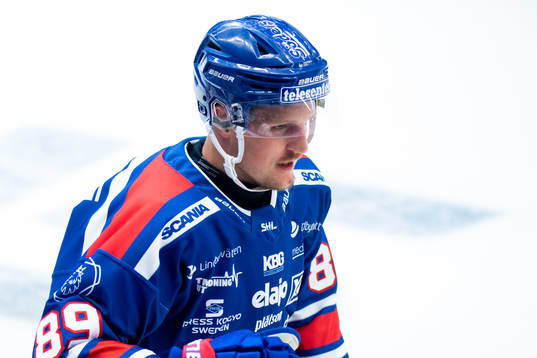 Oskarshamns Patrik Karlkvist jublar