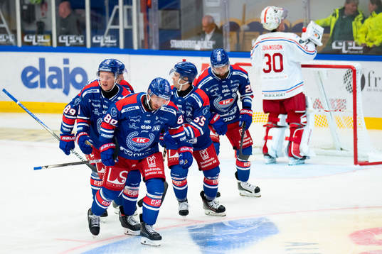 Oskarshamns Tomas Zohorna med lagkamraterna