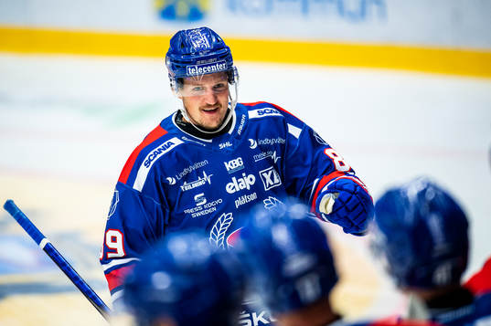 Oskarshamns Patrik Karlkvist jublar