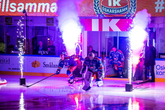 Oskarshamns Jonas Engström och målvakt Joe Cannata gör