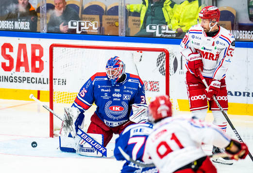 Oskarshamns målvakt Joe Cannata och Timrås Albin Lundin