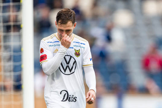 Östersunds Charlie Colkett deppar