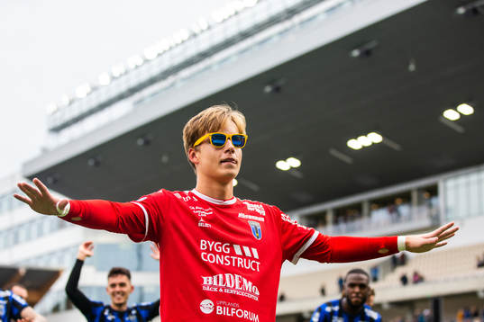 Sirius målvakt Hannes Sveijer jublar