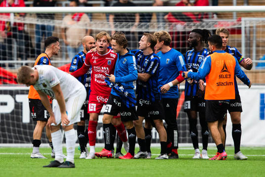 Sirius spelare jublar
